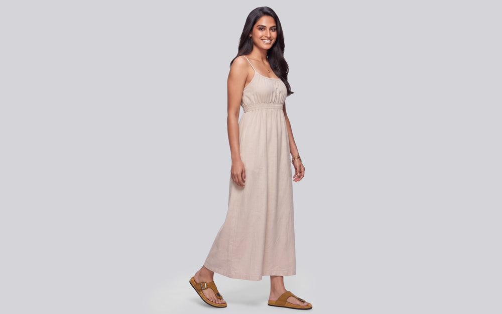 Mover Thong Sandals for Women : Brown