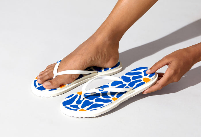 Printed Flip Flops : Black