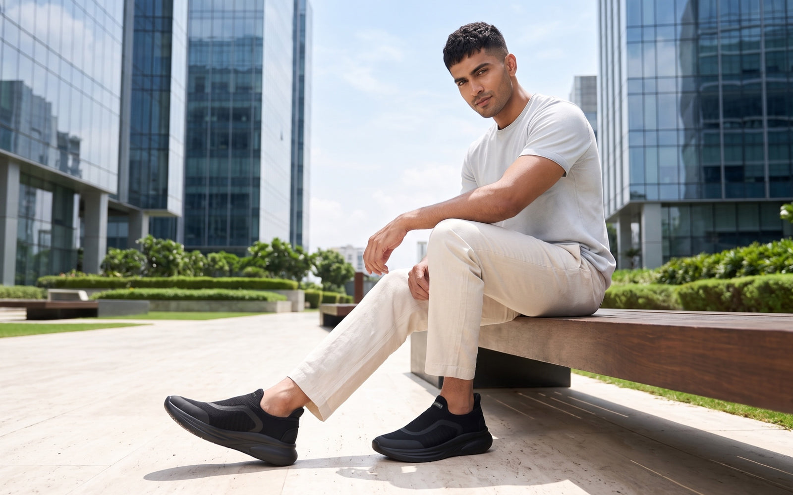 Rapid Breeze Pulsatile Slip Ons for Men : Black