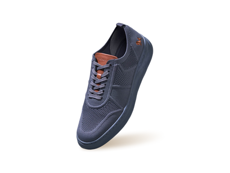 Elevate Low Top Sneakers in Grey for Casual Wear
