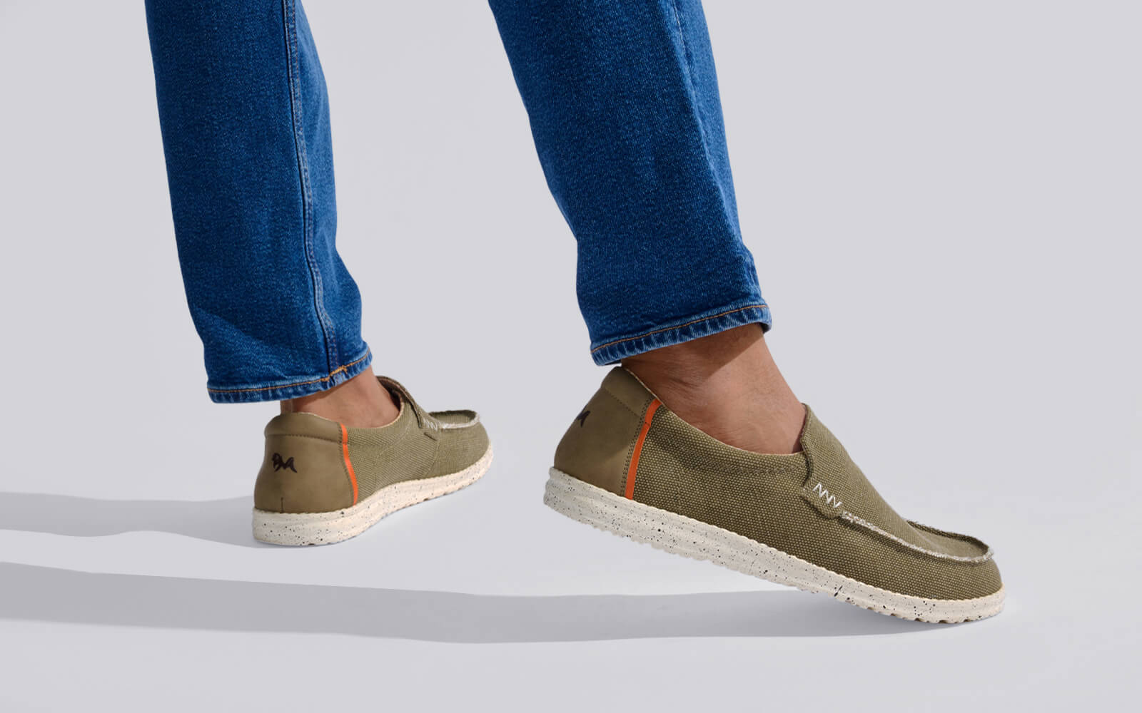 The Wanderers Slip Ons : Olive