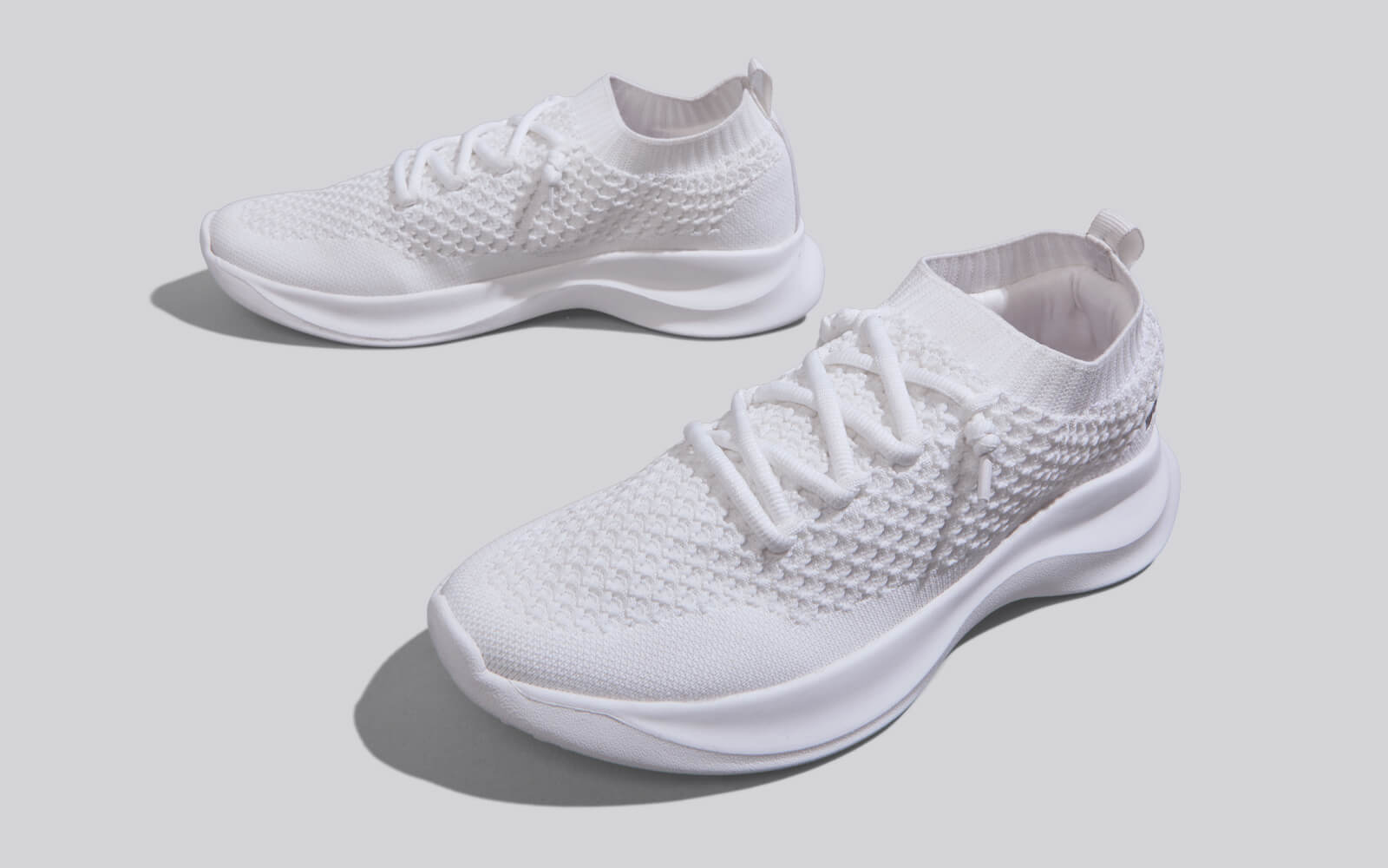 white flyknit womens