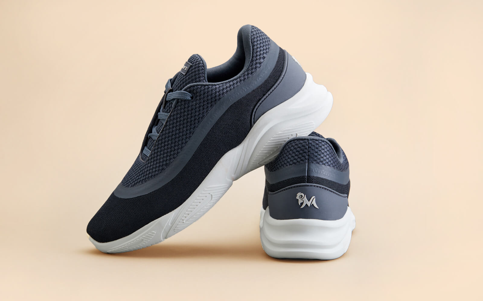 max casual shoes