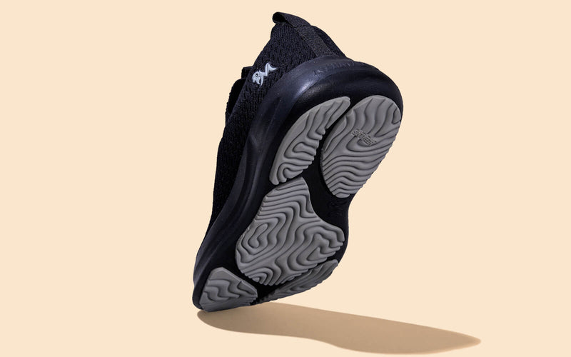 Knit Trainers For Men Slip On in Black for Sports Wear