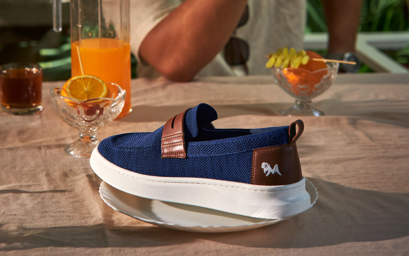 Navy/Tan