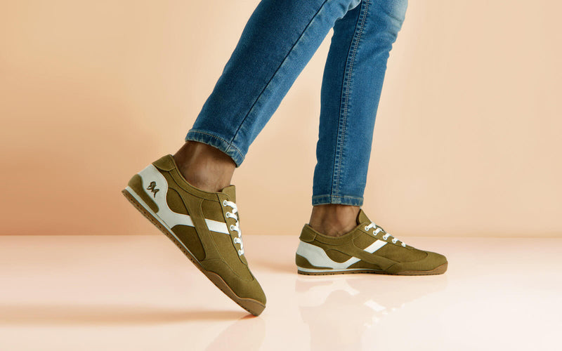 Urban Casuals Sneakers in Hip Moss for Retro Style
