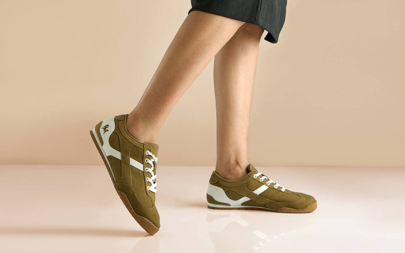 Urban Casuals Sneakers in Hip Moss for Retro Style