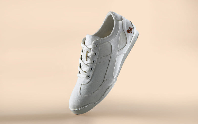 Urban Casuals Sneakers in Jazz White for Retro Style
