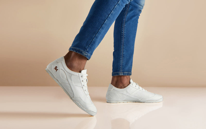 Urban Casuals Sneakers in Jazz White for Retro Style