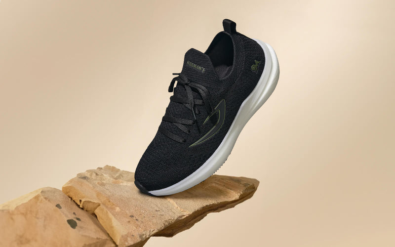 Whoosh Lite Sneakers in Black for Casual Wear