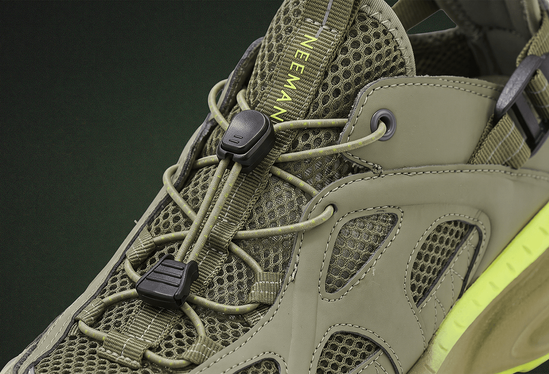 The precision toggle-lace